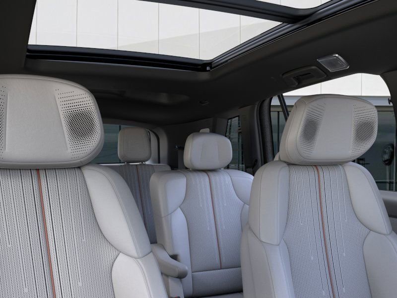 2026 Cadillac VISTIQ Luxury - Photo 24