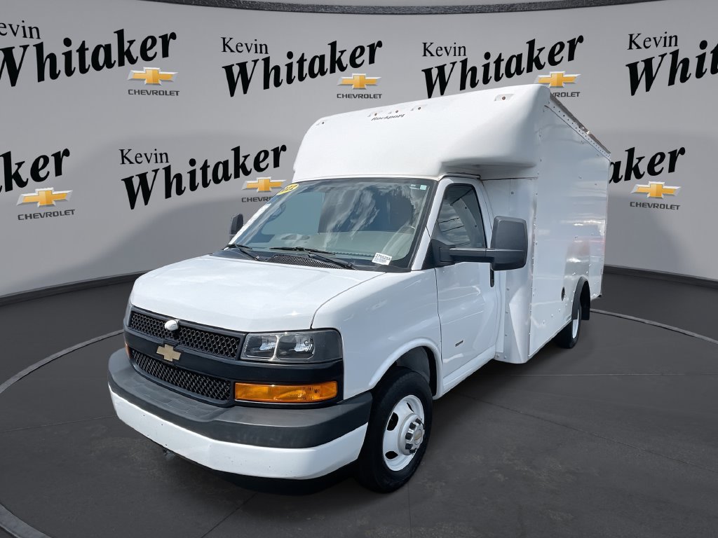 2022 Chevrolet Express Cutaway Base