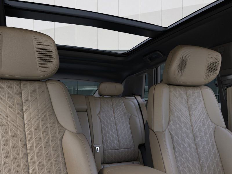 2025 Cadillac LYRIQ Luxury 3 - Photo 24