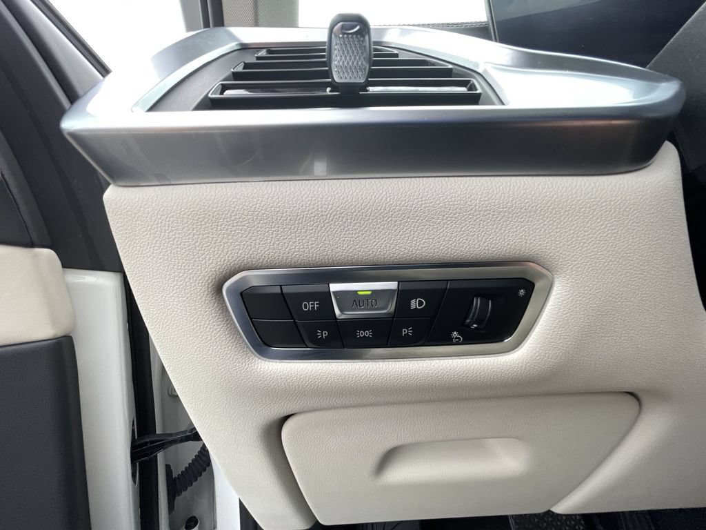 2023 BMW X7 40i - Photo 17