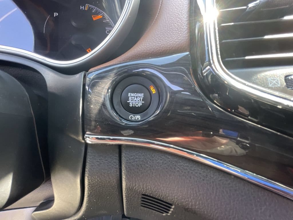 2020 Jeep Grand Cherokee Overland - Photo 17