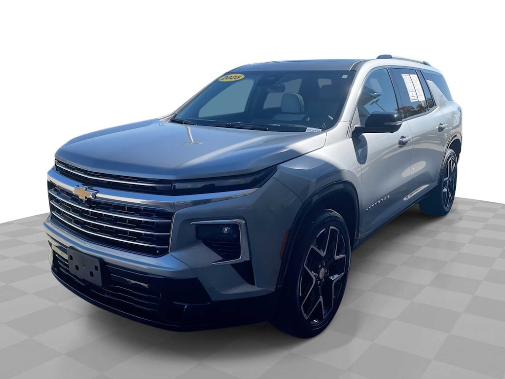 Used 2025 Chevrolet Traverse High Country SUV