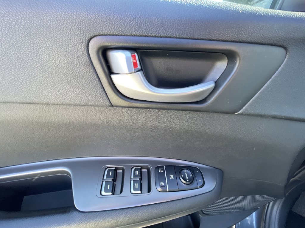 2020 Kia Optima SE - Photo 23