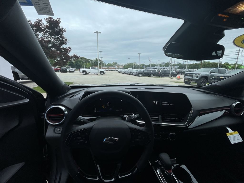 2025 Chevrolet Trax RS - Photo 11