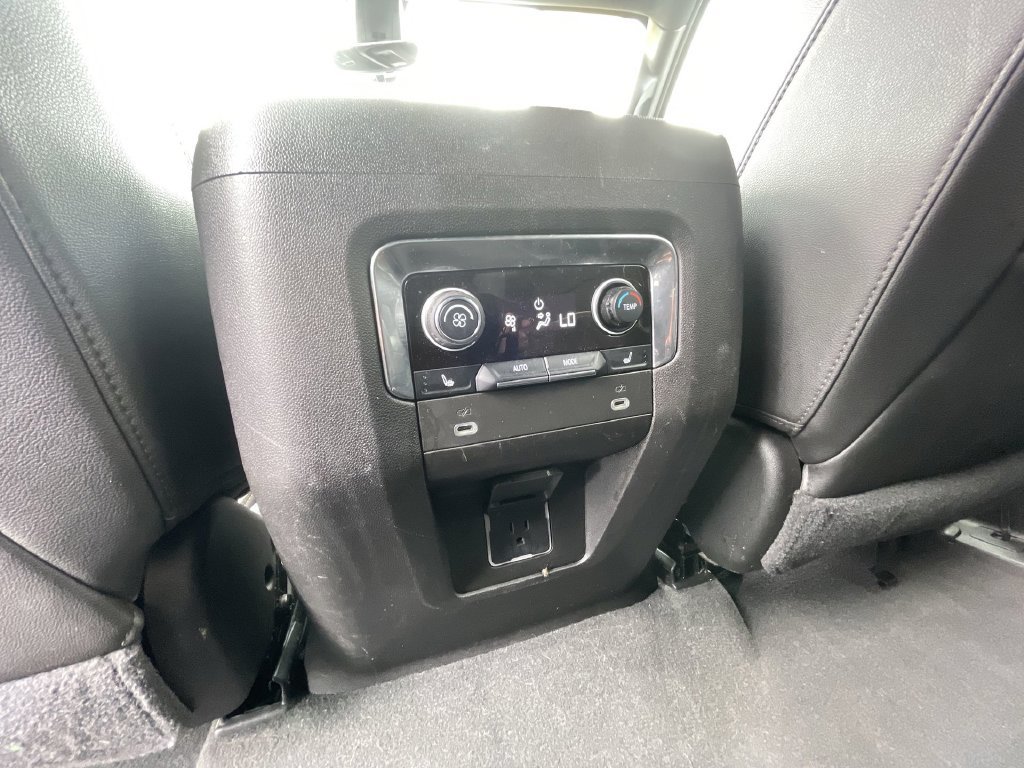 2021 Chevrolet Suburban Premier - Photo 22