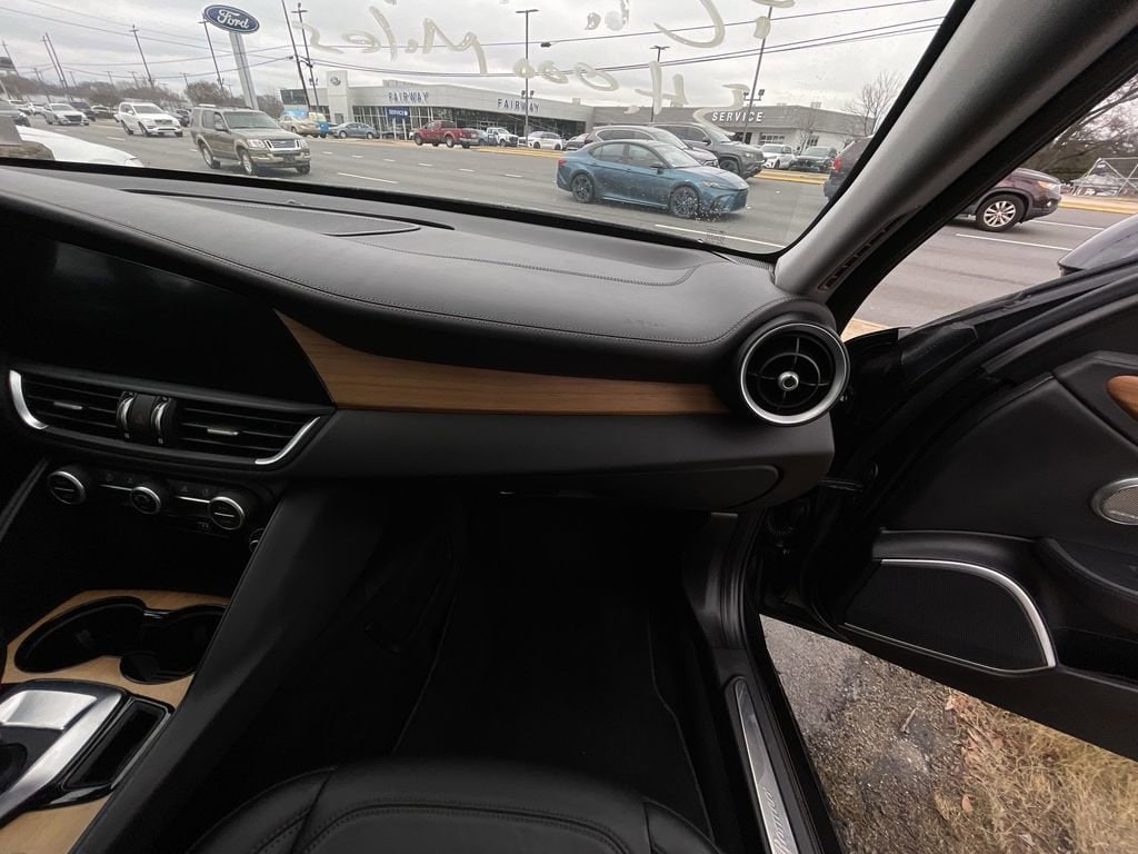 2020 Alfa Romeo Giulia Ti Lusso - Photo 30