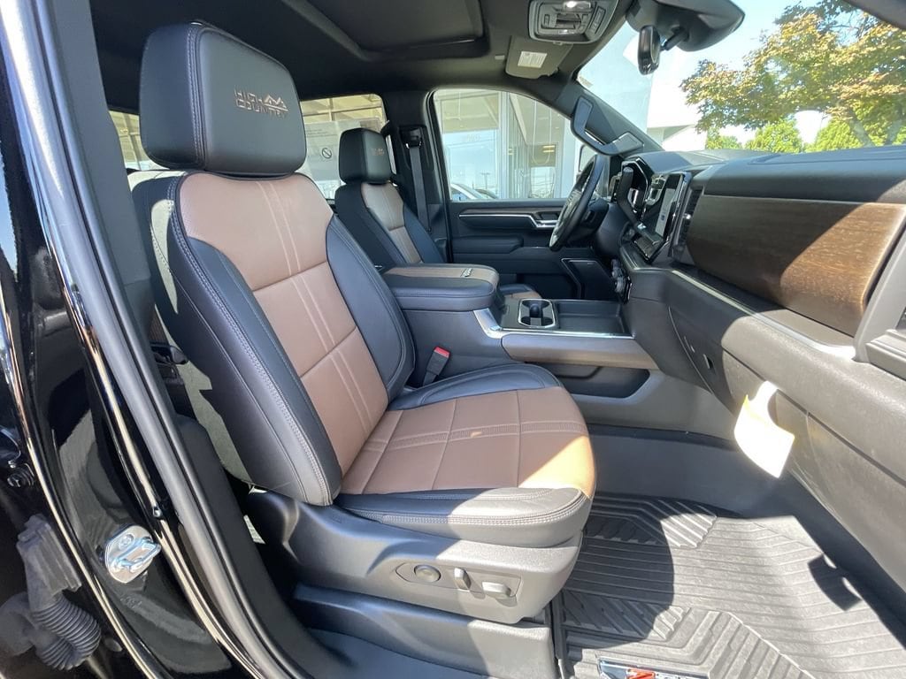 2025 Chevrolet Silverado 2500HD High Country - Photo 29