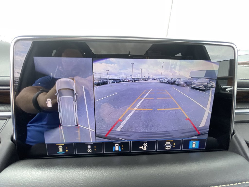 2021 Chevrolet Suburban Premier - Photo 15
