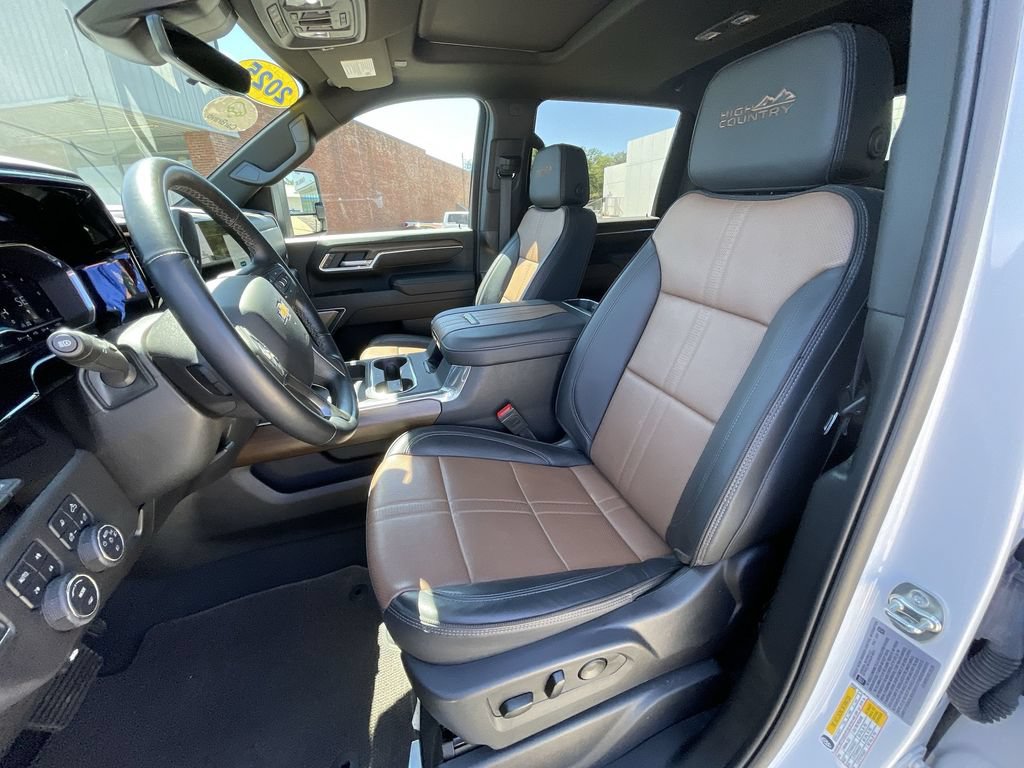 2025 Chevrolet Silverado 2500HD High Country - Photo 19