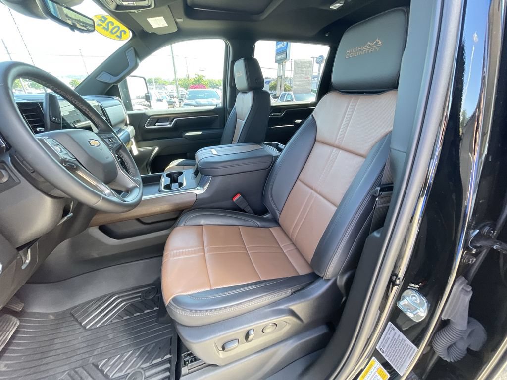 2025 Chevrolet Silverado 2500HD High Country - Photo 20