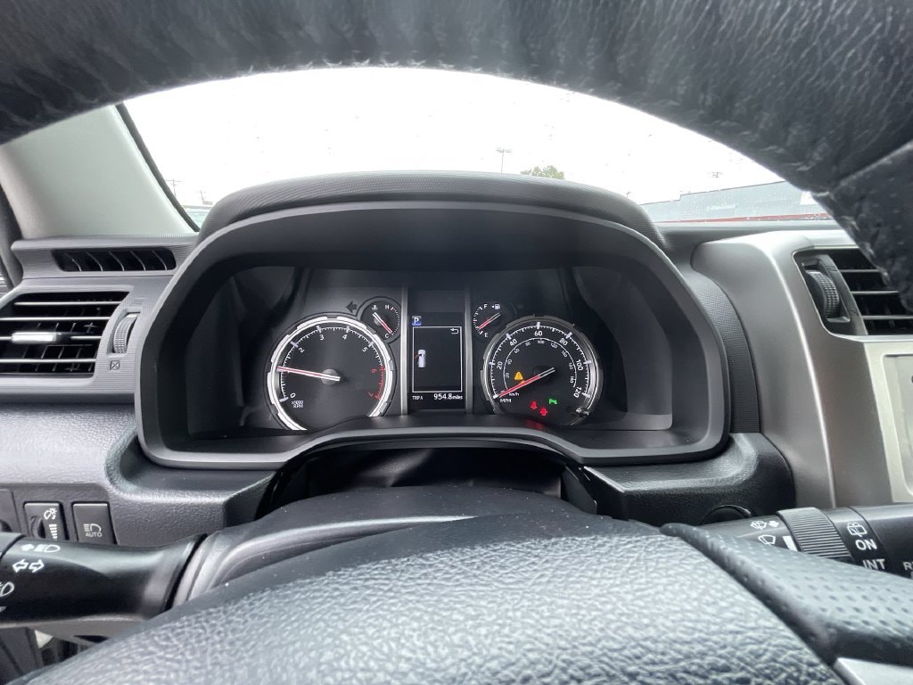2023 Toyota 4Runner Limited - Photo 12