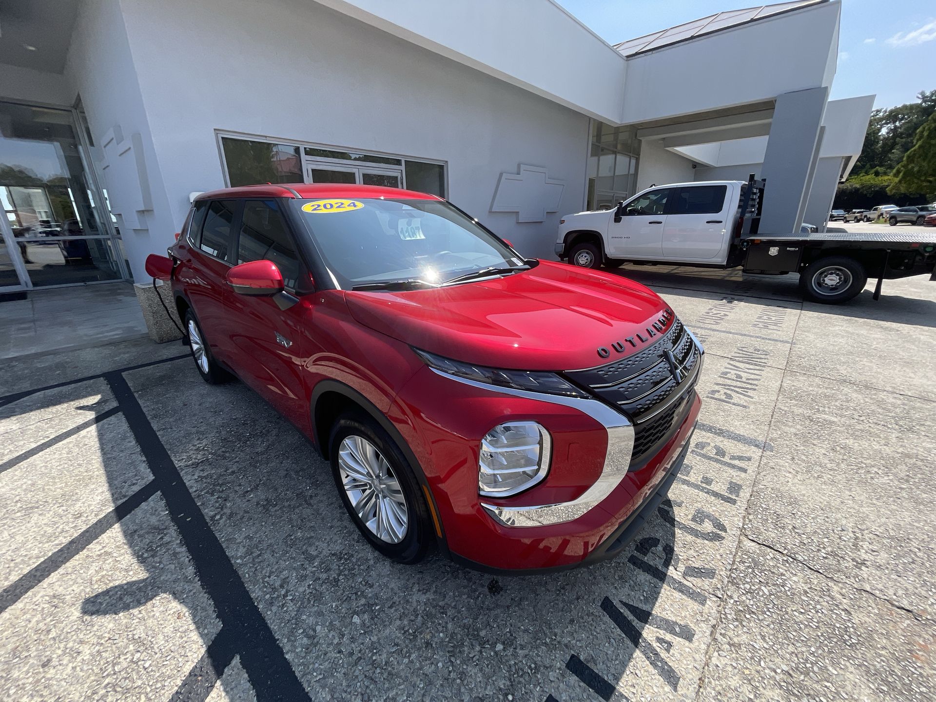 Used 2024 Mitsubishi Outlander Plug-in Hybrid ES with VIN JA4T5UA90RZ028158 for sale in Greenville, SC