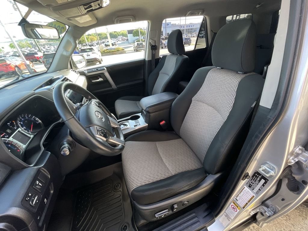 2018 Toyota 4Runner SR5 - Photo 19