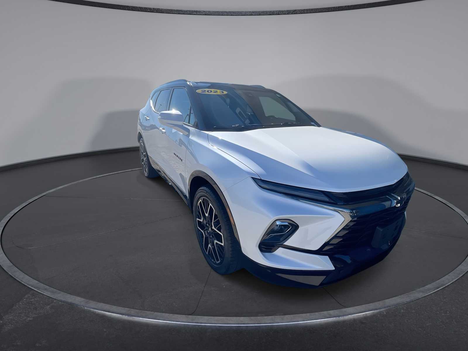 2023 Chevrolet Blazer RS photo 2