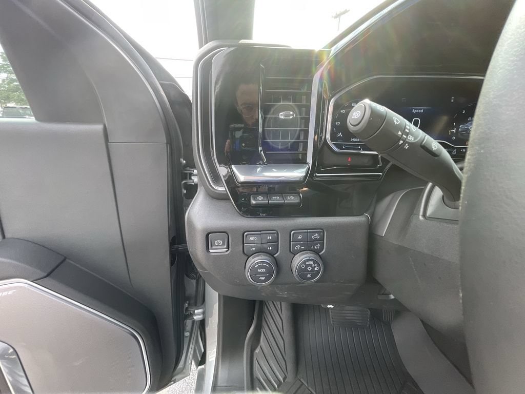 2025 Chevrolet Silverado 2500HD High Country - Photo 18