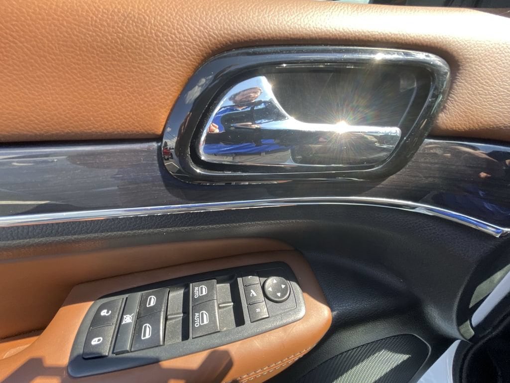 2020 Jeep Grand Cherokee Overland - Photo 24