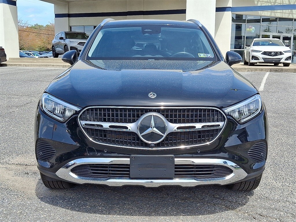 2024 Mercedes Benz GLC 300 photo 2