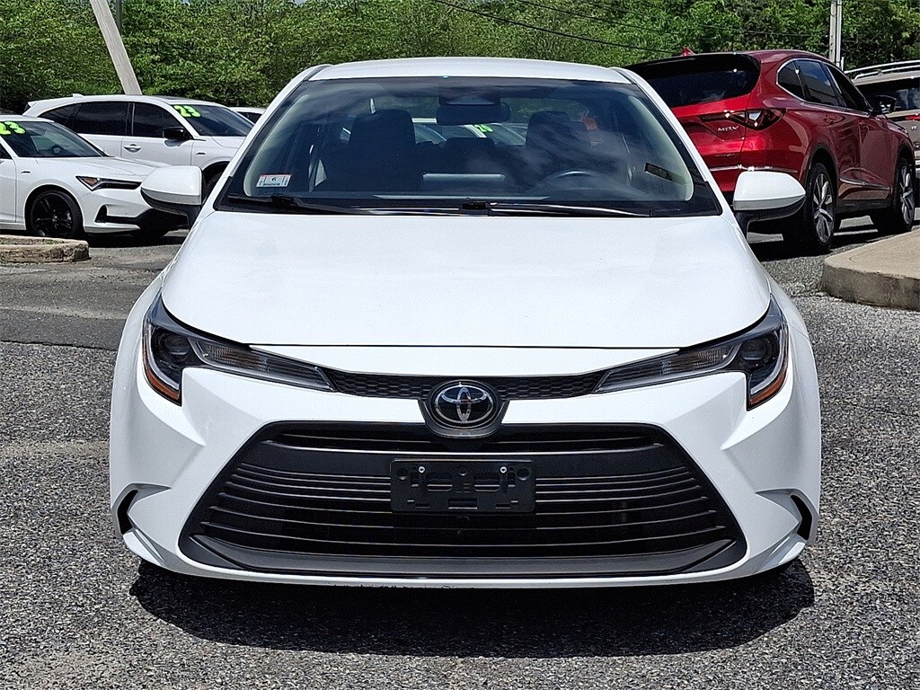 2023 Toyota Corolla LE photo 2