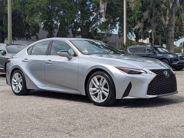 2024 Lexus IS 300 photo 2