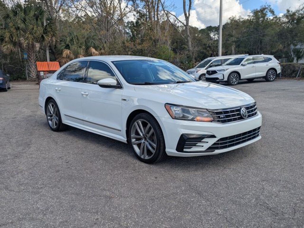 Used 2017 Volkswagen Passat 1.8T R-Line Sedan