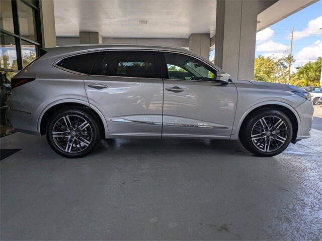 2026 Acura MDX SH-AWD Advance photo 3