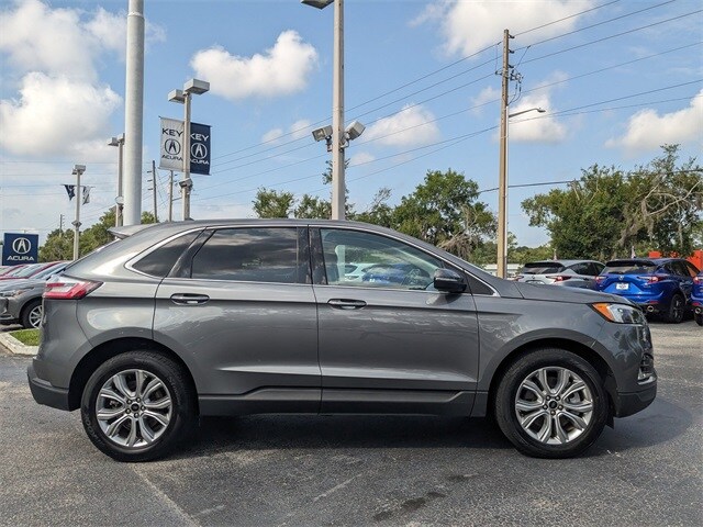 2024 Ford Edge Titanium photo 4