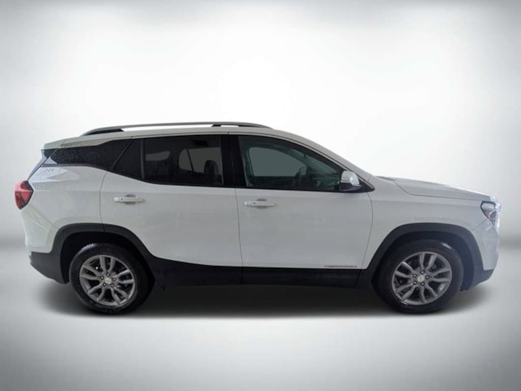 Used 2024 GMC Terrain SLT SUV