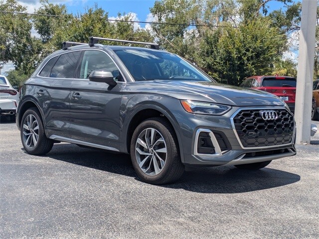 2022 Audi Q5 45 S line Premium photo 2