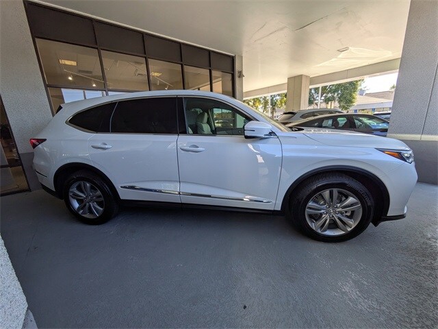 2026 Acura MDX SH-AWD photo 3