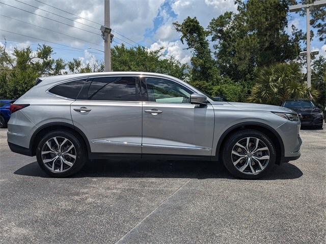 2022 Acura MDX SH-AWD Technology photo 3