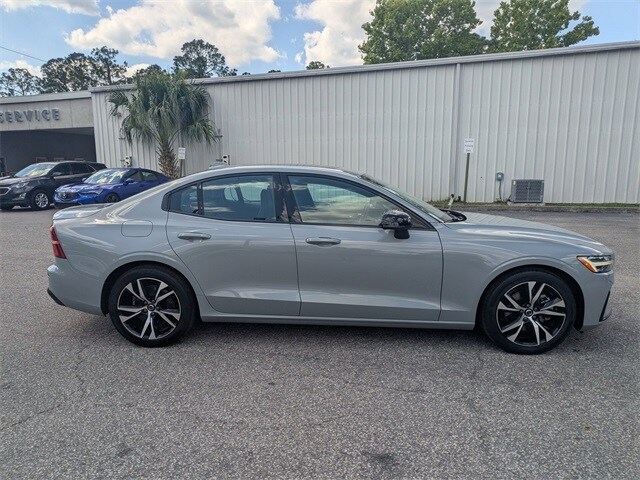 2024 Volvo S60 B5 Core photo 3