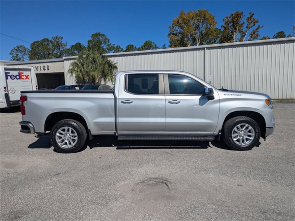Used 2022 Chevrolet Silverado 1500 LT w/1LT Truck Crew Cab