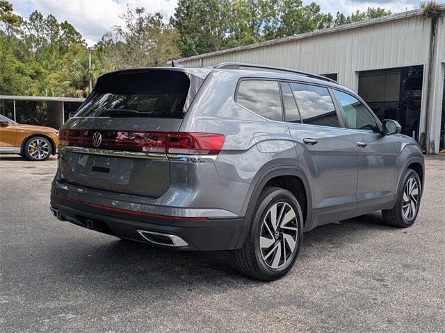 2024 Volkswagen Atlas SE Technology photo 3