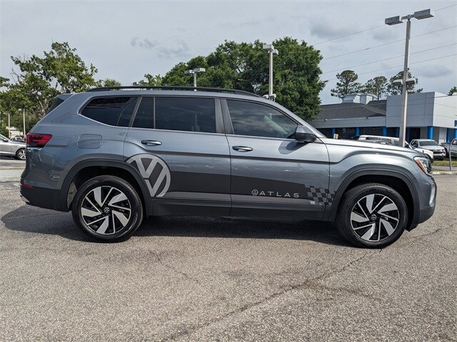 2025 Volkswagen Atlas SE Technology photo 3