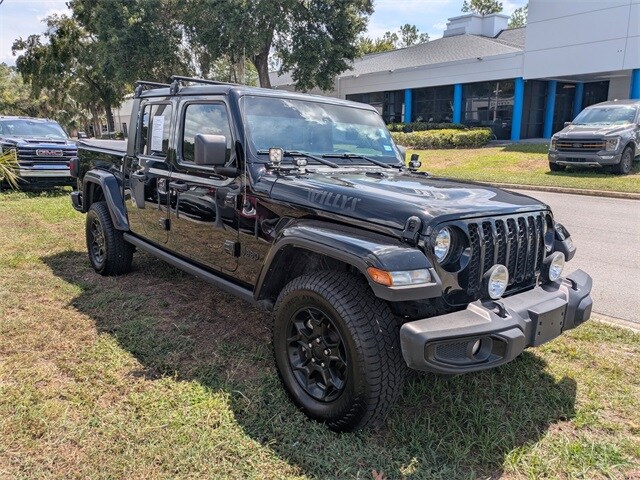 2023 Jeep Gladiator Willys photo 2
