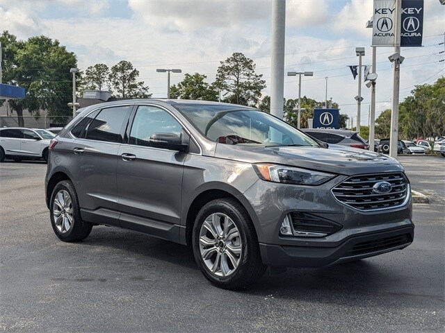 2024 Ford Edge Titanium photo 2