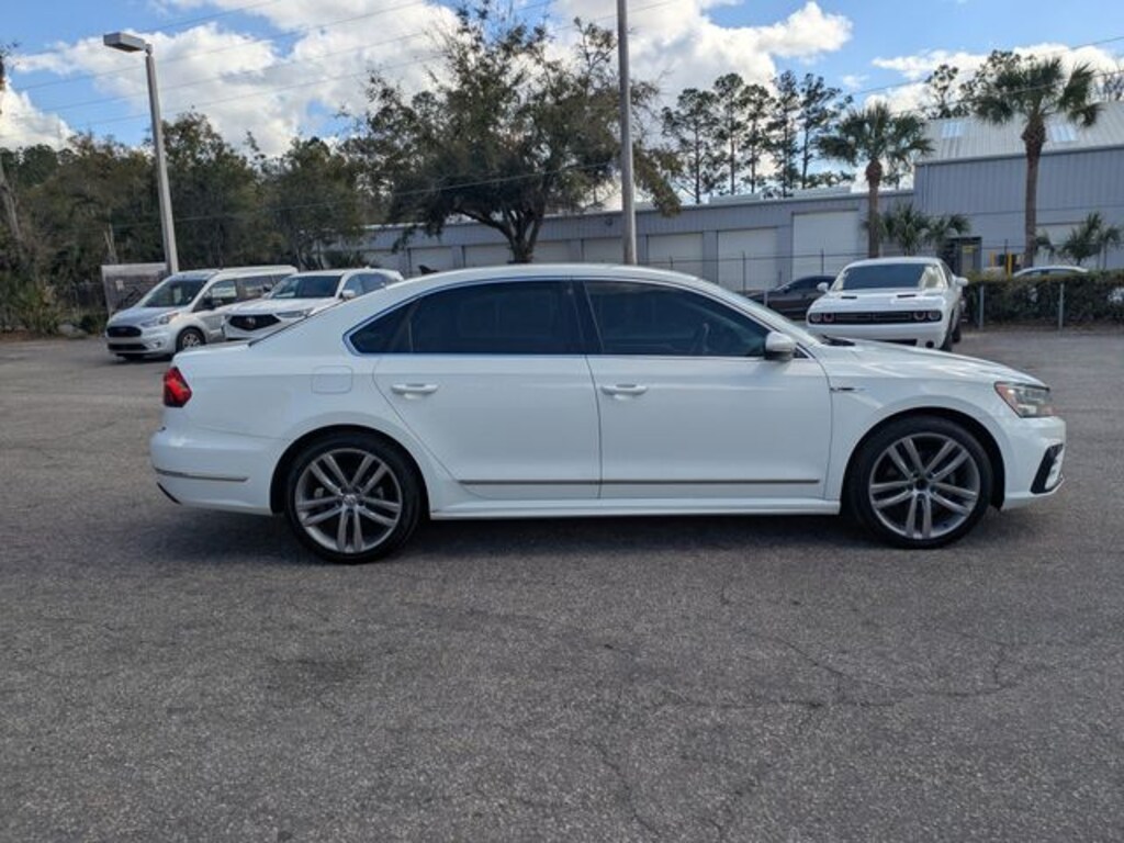 Used 2017 Volkswagen Passat 1.8T R-Line Sedan