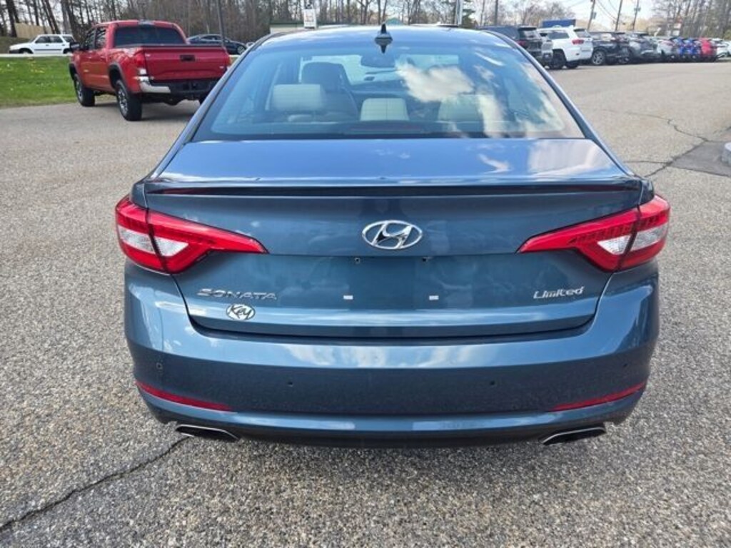 Used 2017 Hyundai Sonata Limited w/PZEV Sedan