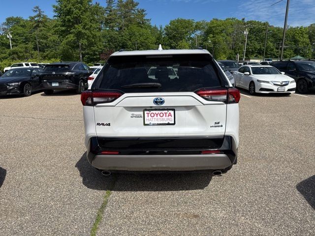 2024 Toyota RAV4 SE - Photo 6
