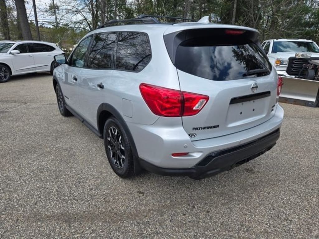 Used 2020 Nissan Pathfinder SL SUV
