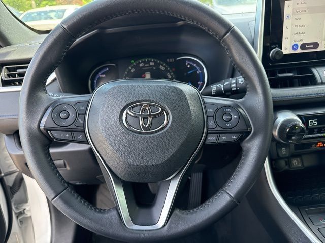 2024 Toyota RAV4 SE - Photo 19