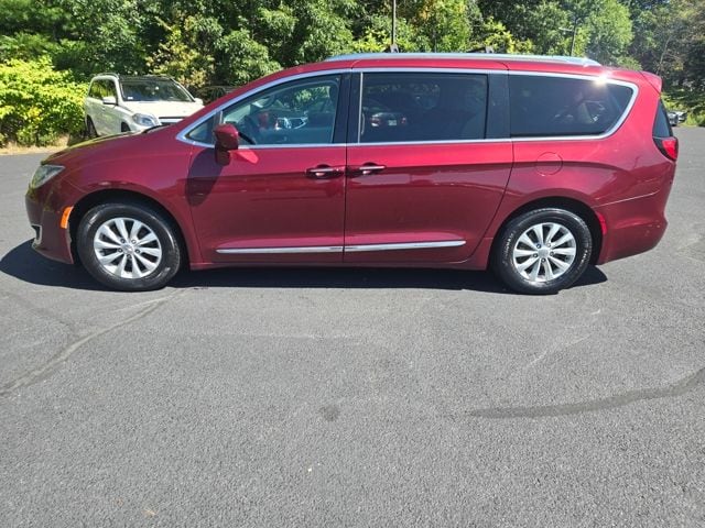 Used 2018 Chrysler Pacifica Touring L with VIN 2C4RC1BG4JR280754 for sale in Portsmouth, NH
