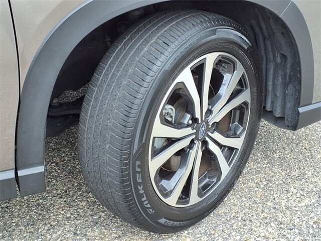 2023 Subaru Forester Limited photo 3