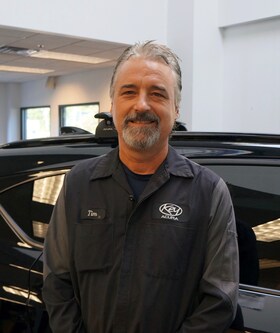Staff member Tim Oliver from ID_160732bcb587