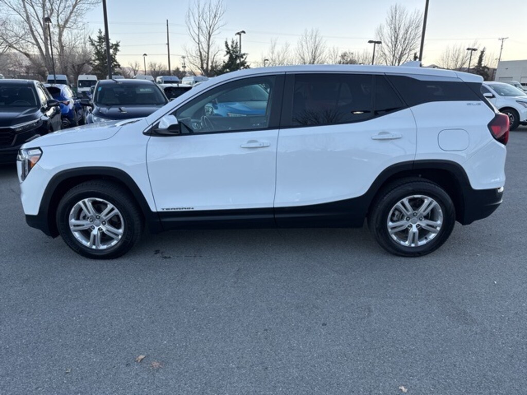 Used 2024 GMC Terrain SLE SUV