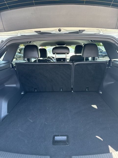 2025 Volkswagen Atlas Cross Sport SE w/Tech - Photo 30