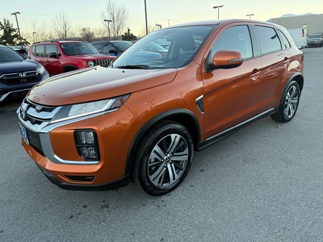 2024 Mitsubishi Outlander Sport SE's photo