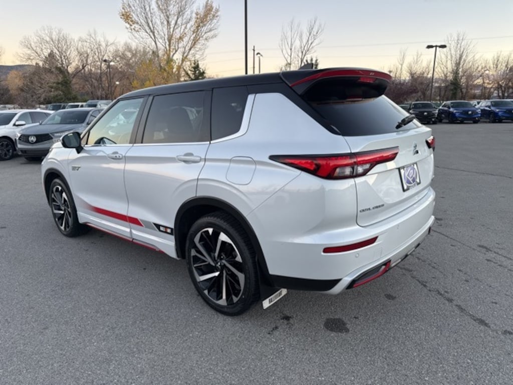 Used 2024 Mitsubishi Outlander PHEV SE SUV