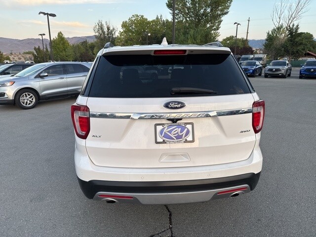 2017 Ford Explorer XLT photo 3
