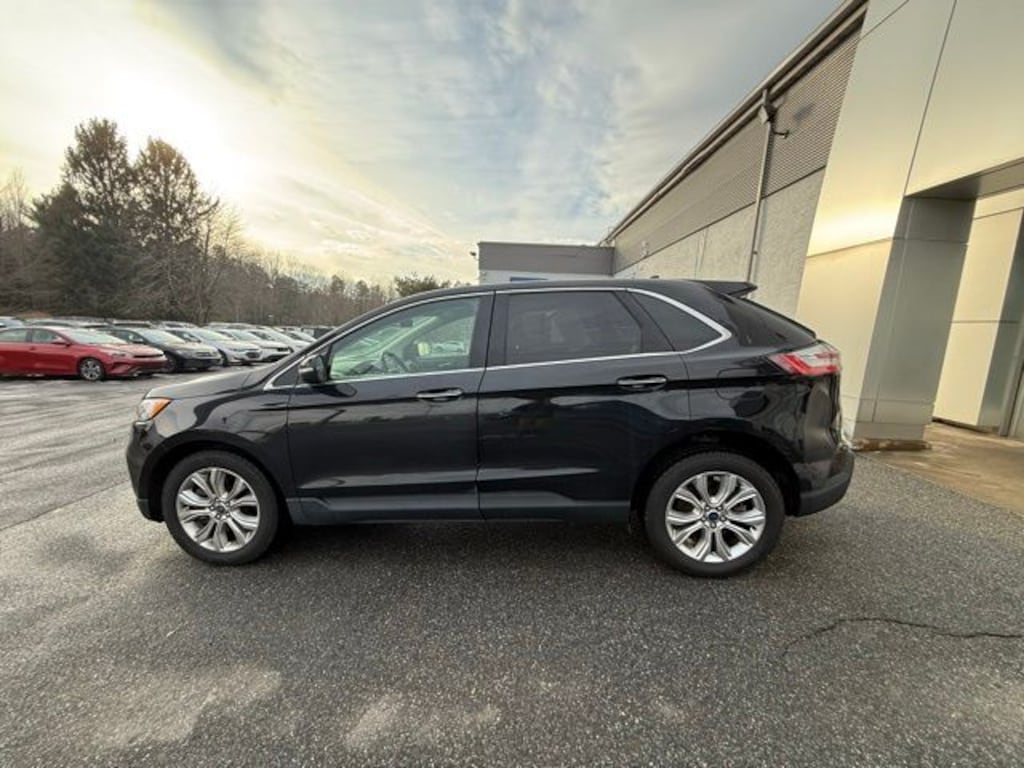 Used 2022 Ford Edge Titanium SUV